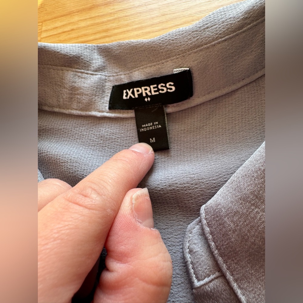 Express women’s satin button down - Picture 3 of 5